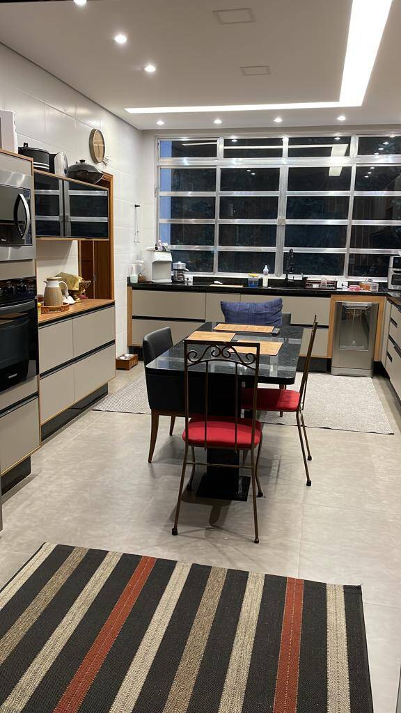 Apartamento à venda com 4 quartos, 216m² - Foto 17