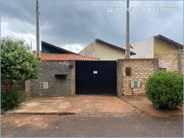 Casa à venda com 2 quartos, 51m² - Foto 1